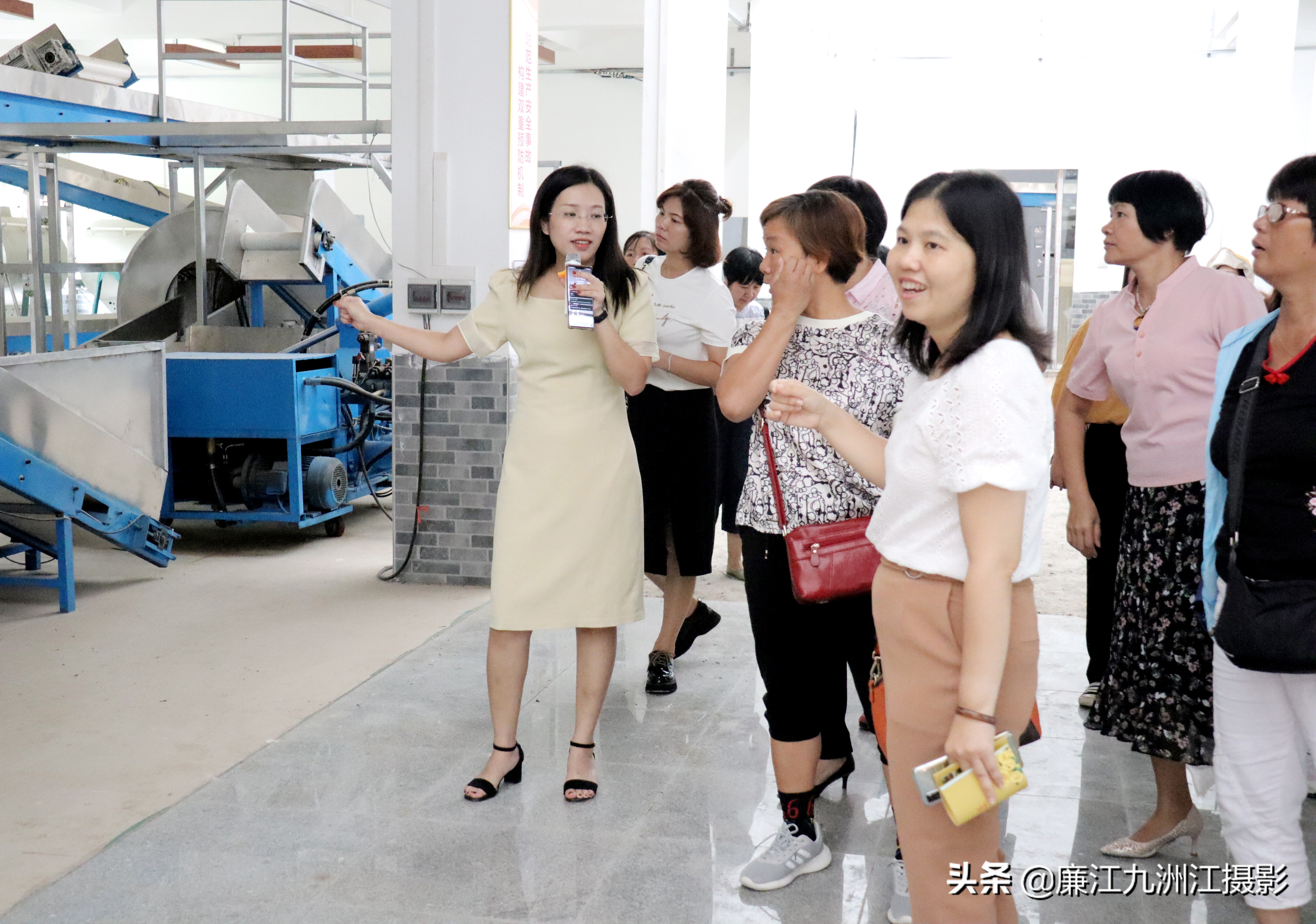 「廉江」江门市新会区妇女代表到广东茗皇茶业有限公司参观交流
